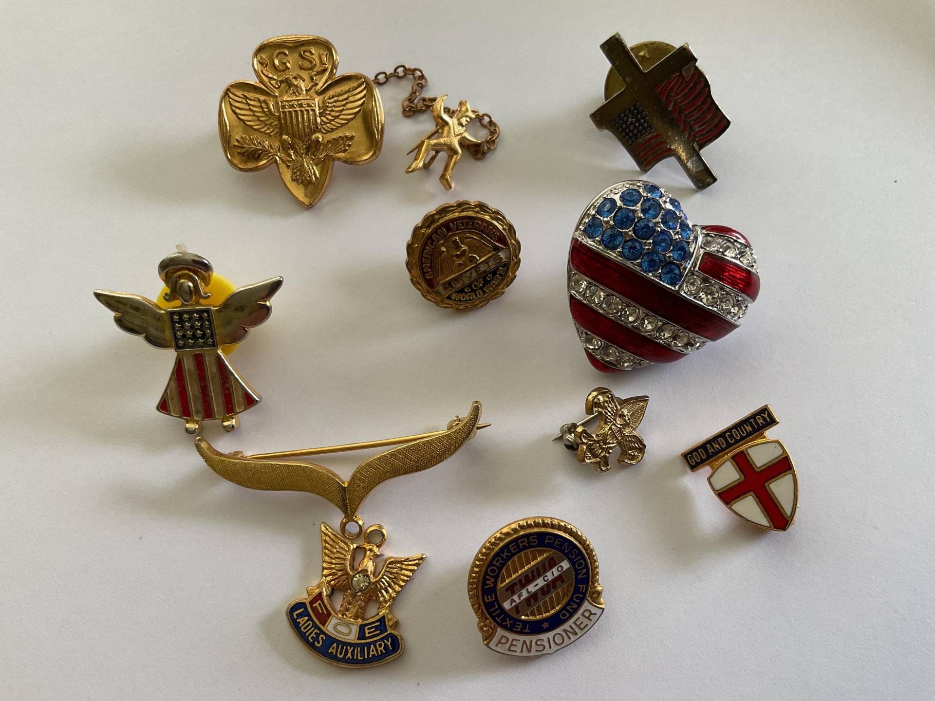 Schmuck Anstecknadeln Americana Flagge Girl Scouts Boy Wwii Foe Damen Auxiliary Elephant von MabelsTables