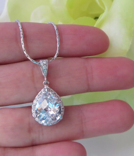 Braut Cubic Zirkonia Halskette Weißgold Cz Teardrop Anhänger von MaciDesign