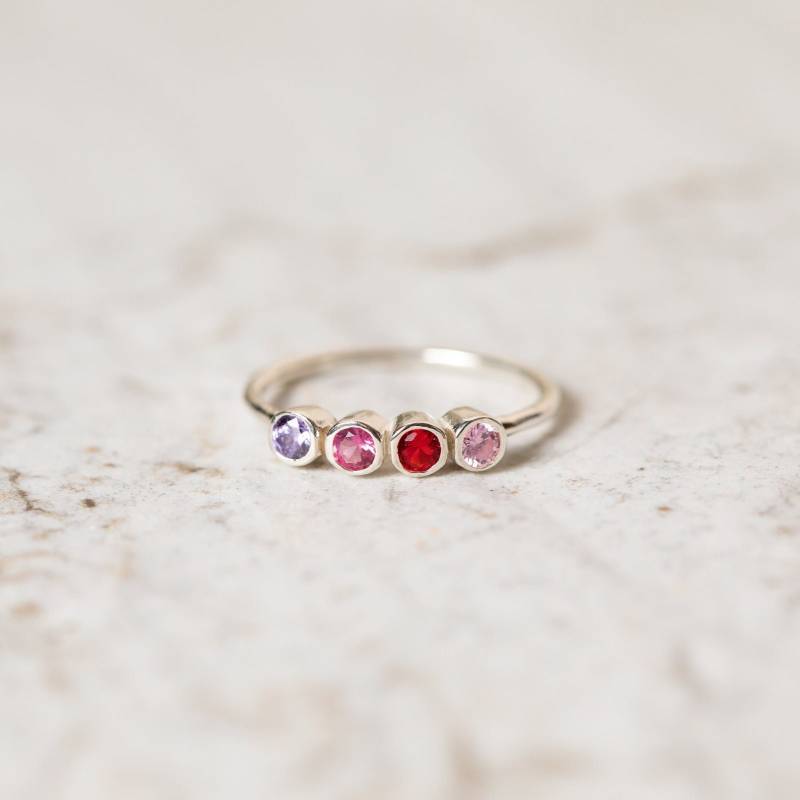 Multi Stein Ring - Vier Geburtsstein Mutter Mehrere Steine Personalisierter von MackenzieTreasury