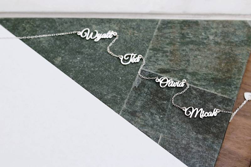 Vier Namen Halskette - Zierliche 4 Schöne Mutter Kinder Schmuck Weihnachtsgeschenk von MackenzieTreasury