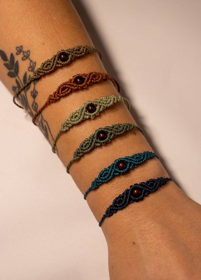Boho Makramee-Armband, Handgemacht Mit Edelsteinperlen | Tigerauge Und Landschaftsjaspis Verstellbar, Wasserfest Perfekt Für Den Alltag von MacraMaggy
