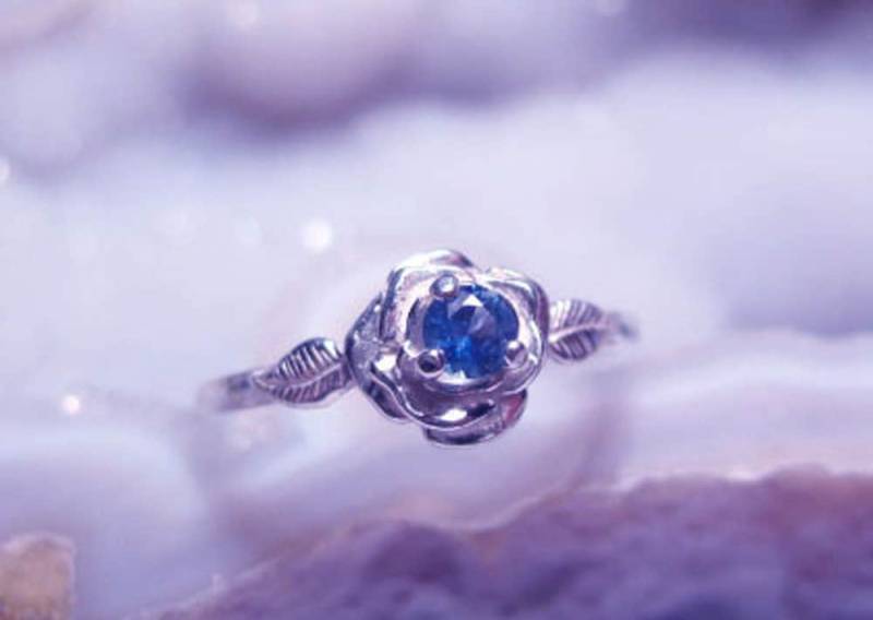 Montana Yogo Saphir Rose Ring Montana Yogo Saphir Rose Ring von Macsgems