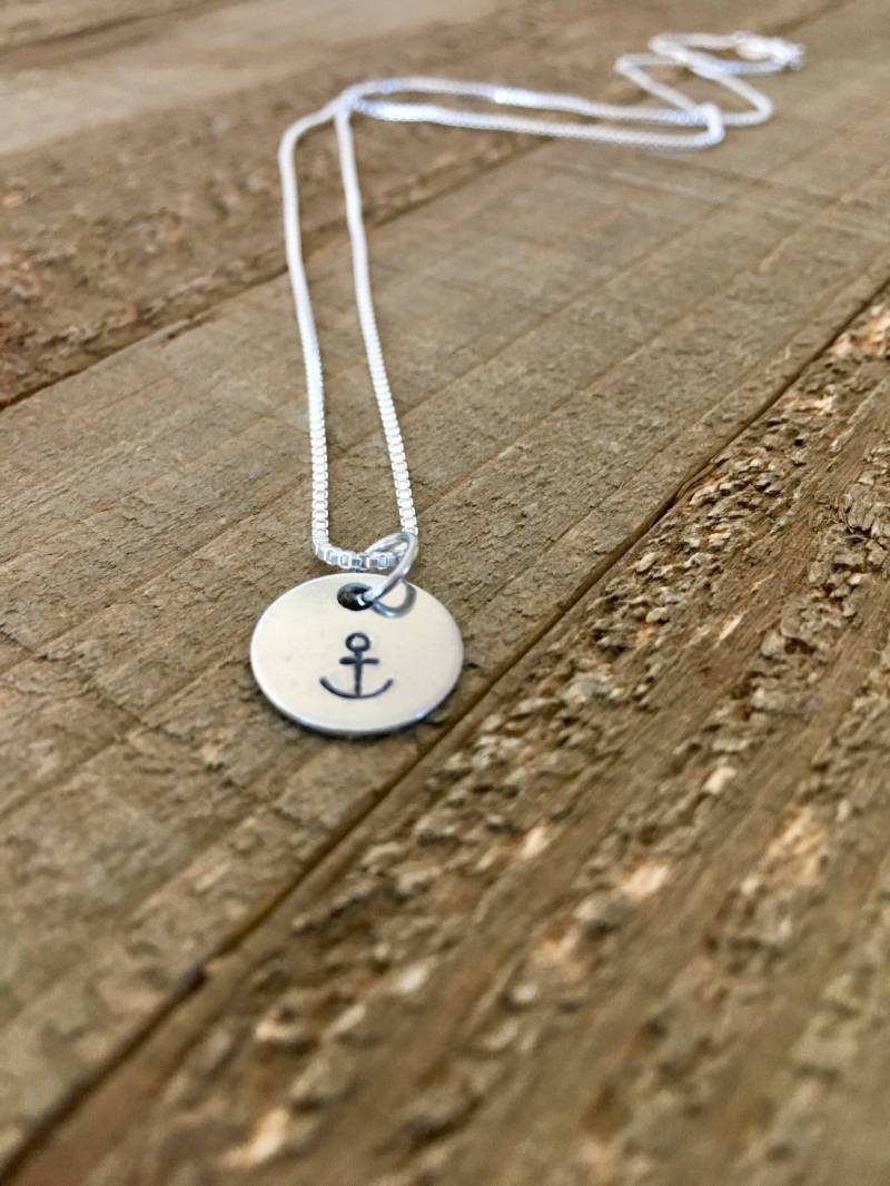 Anker Halskette-1/2" Handgestempelte Halskette-Geschenk von MacyAnneDesigns
