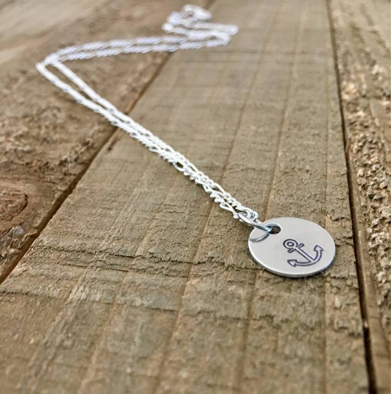 Anker Halskette-1/2" Handgestempelte Halskette-Geschenk von MacyAnneDesigns