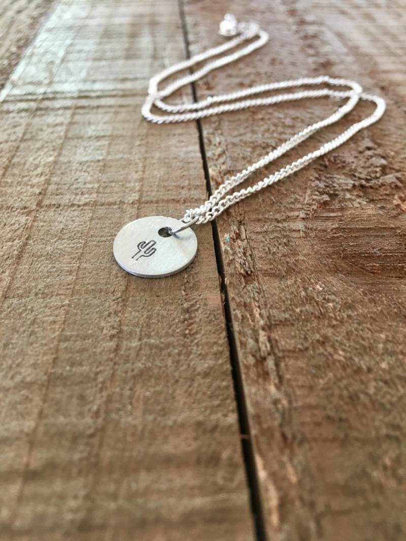 Kaktus Halskette - Southwestern Halskette-Kaktus Schmuck-Handgestempelte Halskette-Geschenk Kaktus Halskette - Southwestern Halskette-Kaktus Schmuck-Handgestempelte Halskette-Geschenk von MacyAnneDesigns