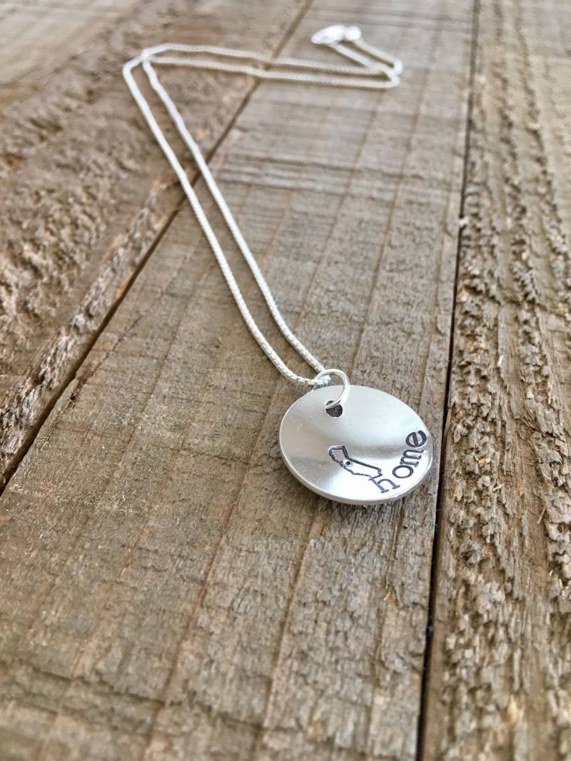 Kalifornien Halskette-California Handgestempelte Halskette-Handgestempelte Halskette-Geschenk Kalifornien Halskette-California Handgestempelte Halskette-Handgestempelte Halskette-Geschenk von MacyAnneDesigns