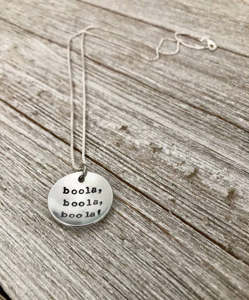 Parks Und Rec Halskette - Boola, Boola Halskette-Parks & Recreation Schmuck-Geschenk Parks Und Rec Halskette - Boola, Boola Halskette-Parks & Recreation Schmuck-Geschenk von MacyAnneDesigns