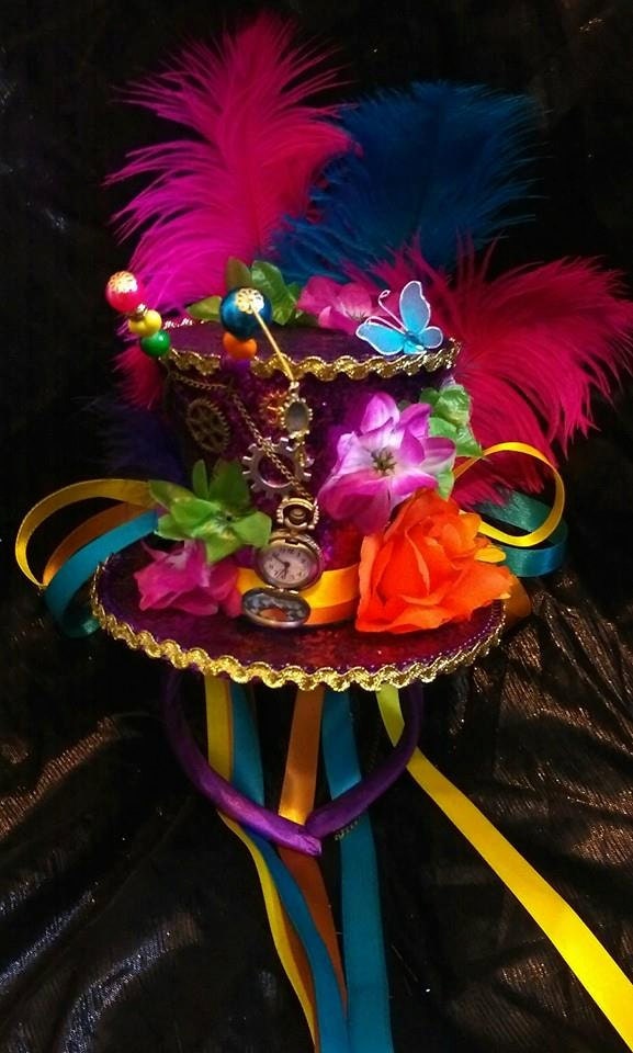 Alice Hinter Den Spiegeln Inspiriert Mini Zylinder Im Wunderland Mad Hatter Teeparty Echte Taschenuhr Zeituhren Hochzeit Ascot von Mad4Hats