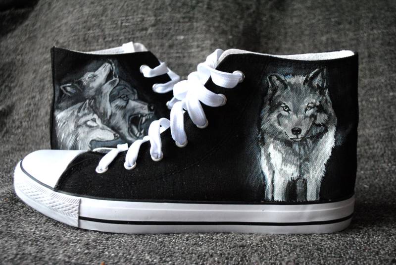 Handbemalte Wolf Sneakers Benutzerdefinierte Spirit Animal Schuhe, Herbststil Geschenk Schuhe von MadCandies