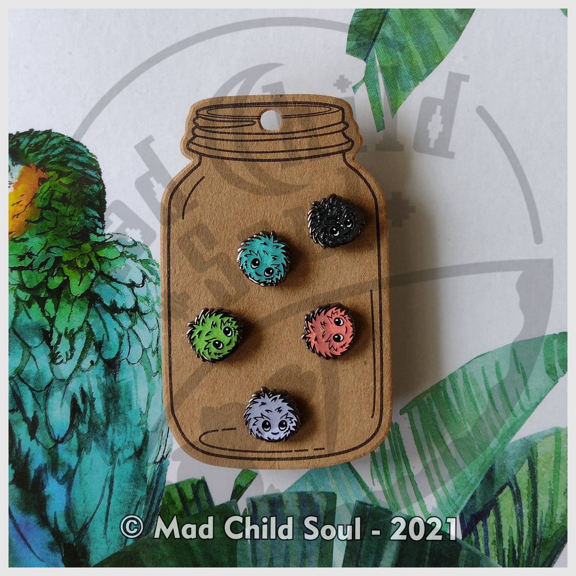 Adorafluffy Drachenprinz, Kleines Fantasy-Haustier, Vertrautes Waldgeist-Plüschwesen | Mini-Anstecknadel Adorafluffy Drachenprinz, Kleines Fantasy-Haustier, Vertrautes Waldgeist-Plüschwesen | Mini-Anstecknadel von MadChildSoul
