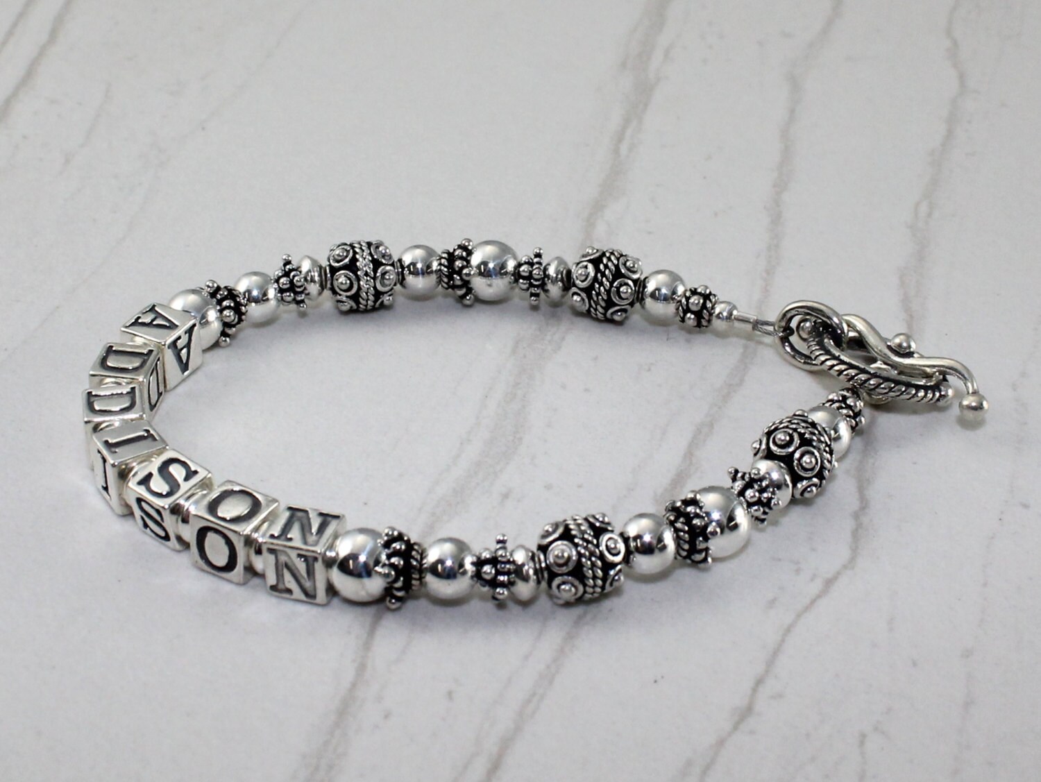Namensarmband Für Die Mutter Oder Großmutter Aus 925Er Silber | Siehe Beschreibung Namensarmband Für Die Mutter Oder Großmutter Aus 925Er Silber | Siehe Beschreibung von MadHatterBeads