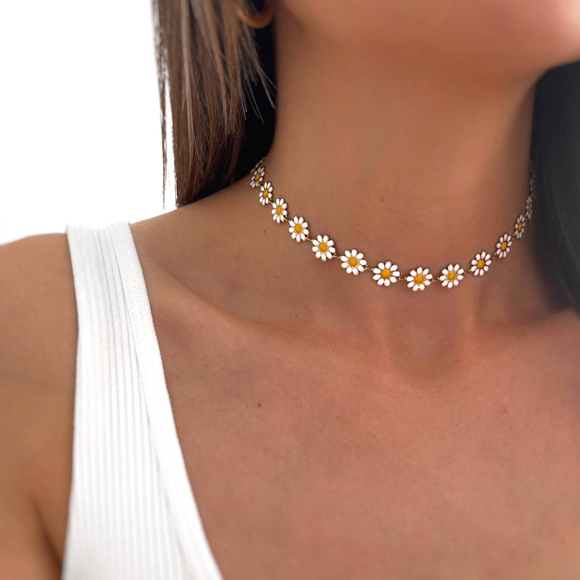 Blumenkette, Kleine Weiße Geschenke Für Sie, Minimalistisch von MadJewelryCo