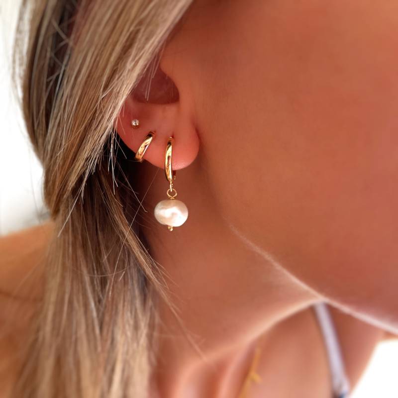 Perlen Ohrringe - Huggie Barock Handgefertigter Schmuck Minimalistisch Personalisierte Geschenke Geschenk Für Sie von MadJewelryCo