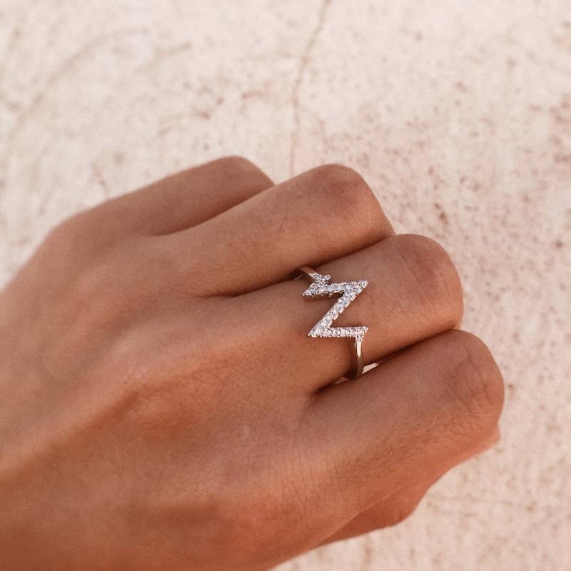 Ring Mit Formen Und Weißen Steinen - Minimalistisch Handgefertigter Schmuck Personalisierte Geschenke Geschenk Für Sie von MadJewelryCo