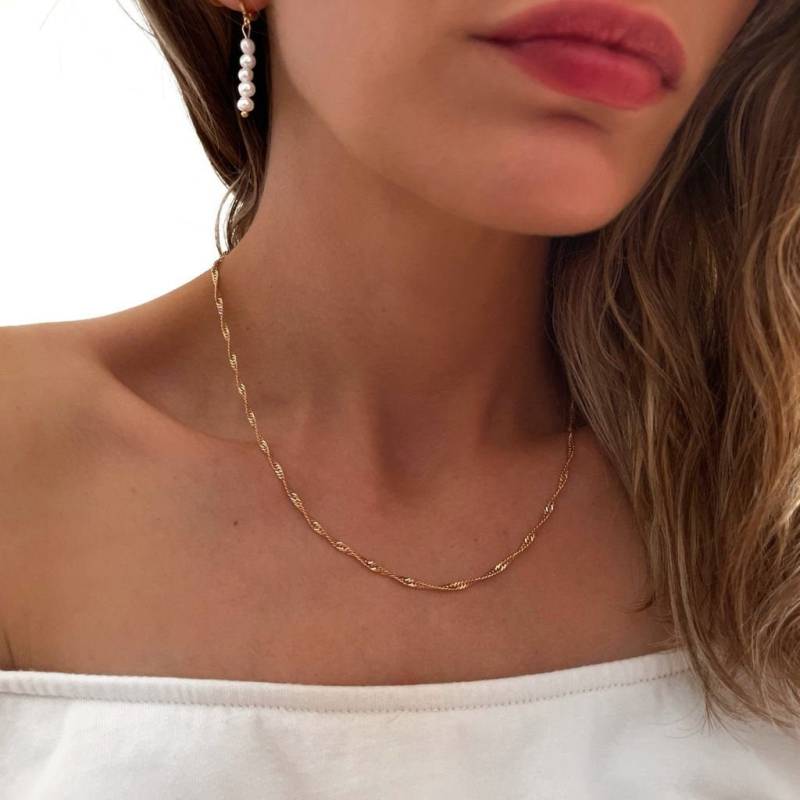 Gewellte Goldkette - Zarte Halskette Handgemachter Schmuck Minimalistisch Personalisierte Geschenke Geschenk Für Sie von MadJewelryCo