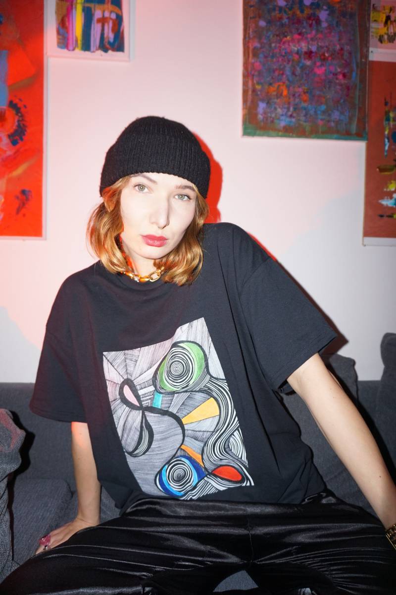 Fine Lines - Unisex Grafik T-Shirt Fine Lines - Unisex Grafik T-Shirt von MadLoonyMerch