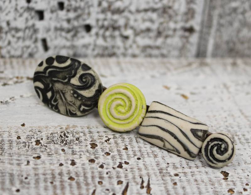 Liza Handgefertigtes Porzellan Hairclip-Green Hairclip-steampunk-Hair Art-Haar-Juwelen-Keramik-Schämungsschmuck-Funky Barrette-Kalk von MadSquirrelJewelry