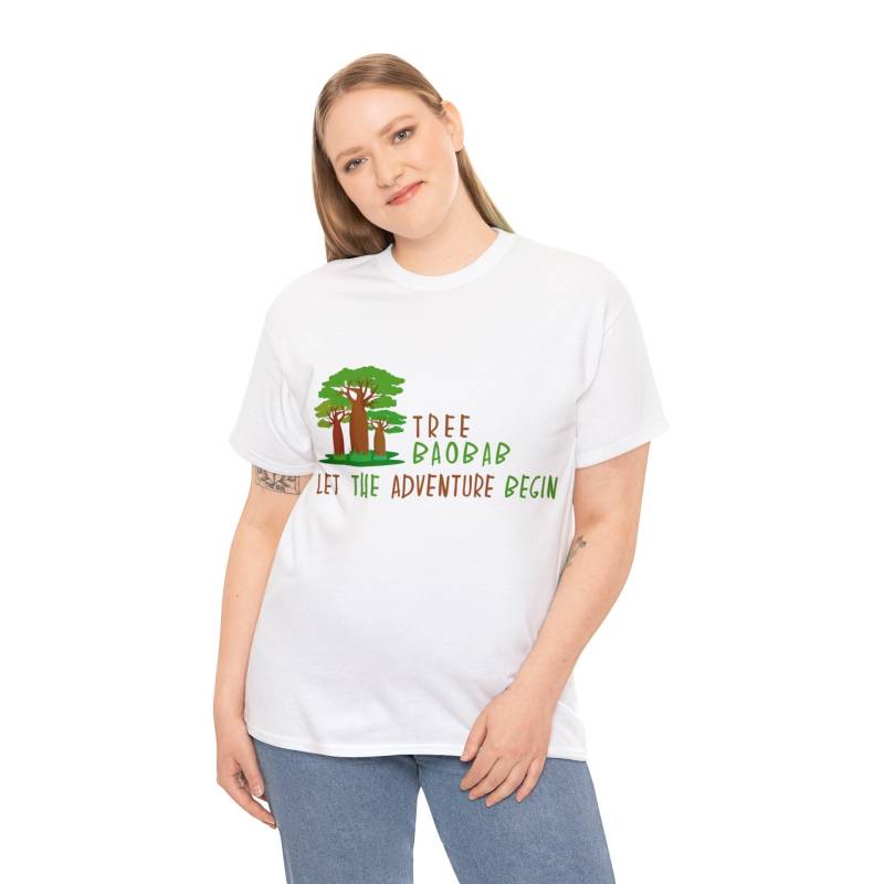 T-Shirt "Let The Adventure Begin"__Madagaskar Tier-Print T-Shirts - Hochwertige Baumwolle, Comic Design, Geschenkidee Für Entdecke T-Shirt "Let The Adventure Begin"__Madagaskar Tier-Print T-Shirts - Hochwertige Baumwolle, Comic Design, Geschenkidee Für Entdecke von MadagaskArtShop