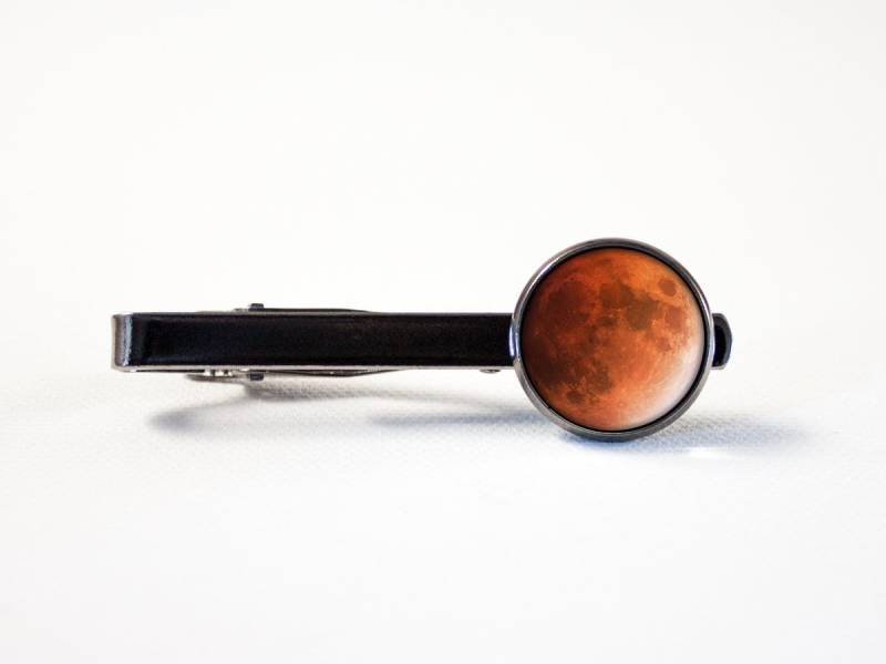 Blut Mond Lunar Krawatte Bar Moon Phase Roten Vollmond Krawattenklammer Schmuck Geburt Binden Bar Geschenk Für Papa Mann Luna von MadamIris