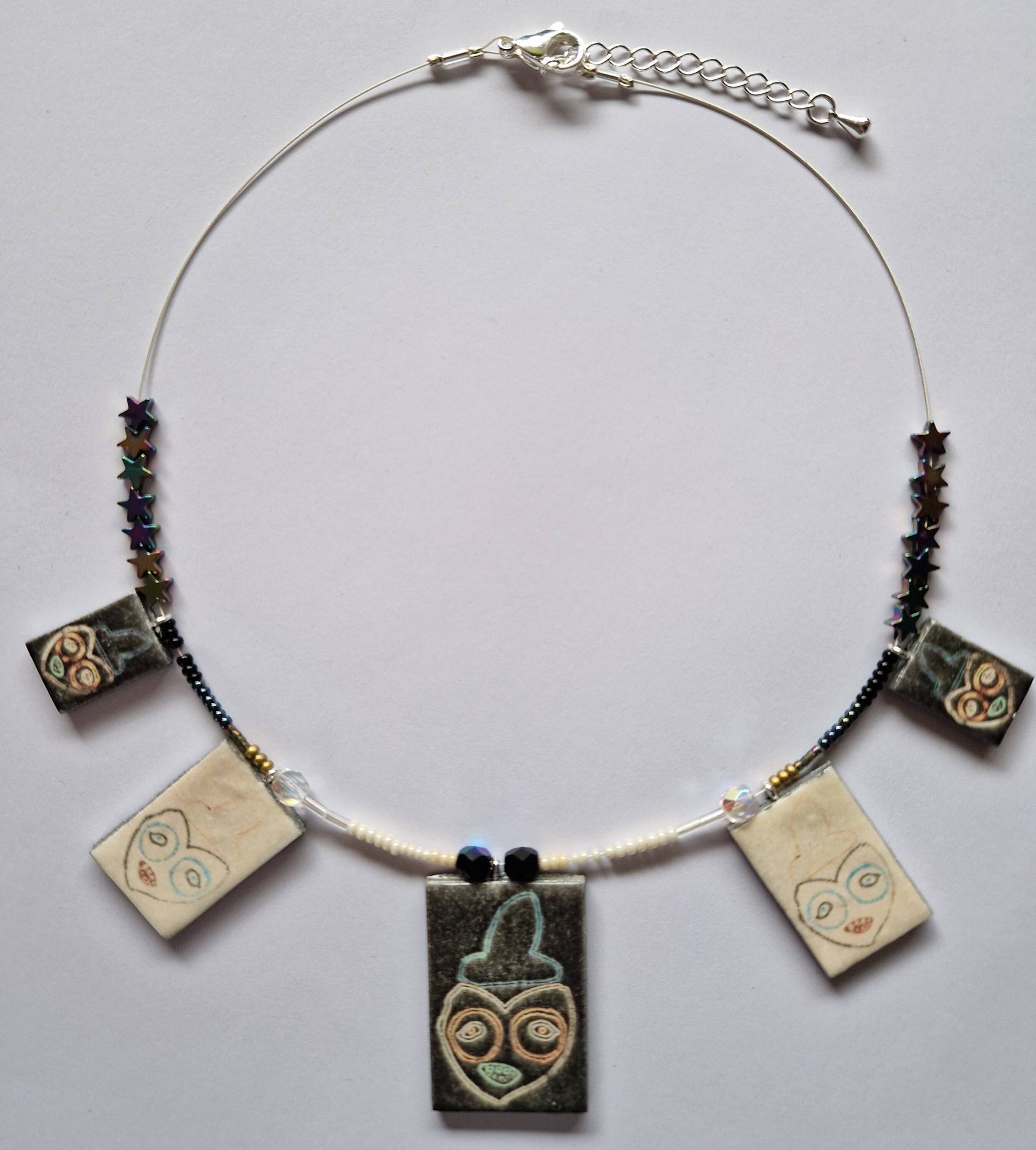 Herz Mit Hut-Kette Von Missclayton, Originelles Polymer-Clay-Design, Hämatit, Glasperlen, Boho-Avantgarde-stil, Versand Aus Deutschland von MadameClayTon
