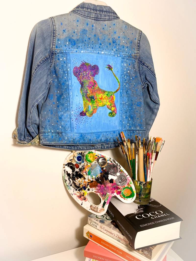 Hand-Painted Jacket. Girl 4-5Y von MadameCouCouArt