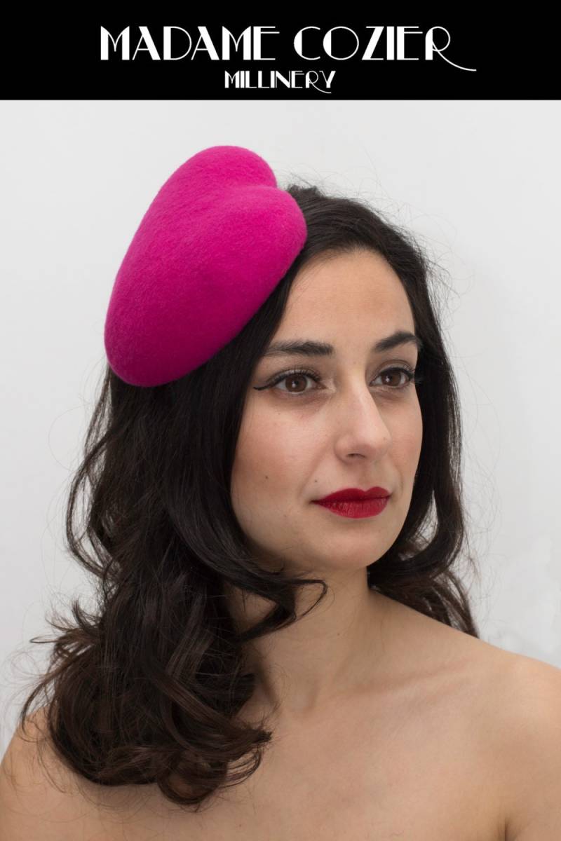 Venus, Fuchsia Herzen Beret, Hand Gemeißelt Wollfilz Venus, Fuchsia Herzen Beret, Hand Gemeißelt Wollfilz von MadameCozierHats