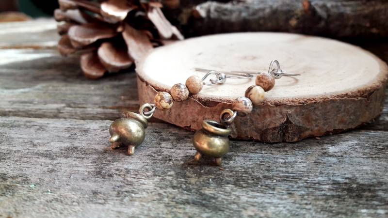 Ohrringe Mit Landschafsjaspis Edelsteinperlen Und Hexenkessel/ Halloween von MadameFabel