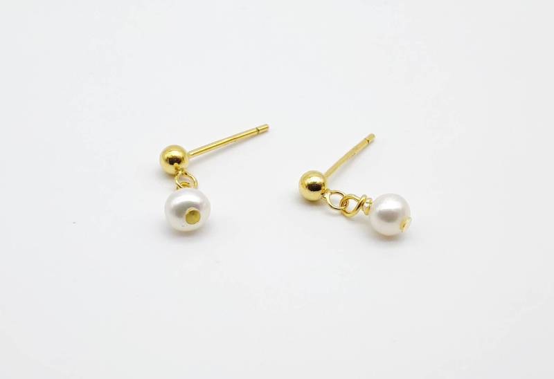 1 Paar Zarte Ohrstecker Mit Perle-Brautschmuck-Hochzeitsschmuck-Edel-Elegant-Perle-Perlenschmuck von MadameLiAnn