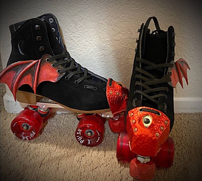 Schuhflügel, Fledermaus Drachenflügel Schuhzubehör, Roller Derby, Rollschuh Zubehör, Alternative Mode, Cosplay, Lederflügel, Benutzerdefinierte von MadameMagpieByBea