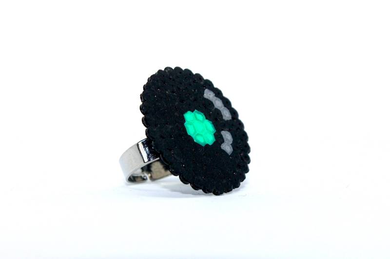Perle Ring - Pixel Kunst Geek Hama Mini Ringe Vinyls Perle Ring - Pixel Kunst Geek Hama Mini Ringe Vinyls von MadameMimCreations