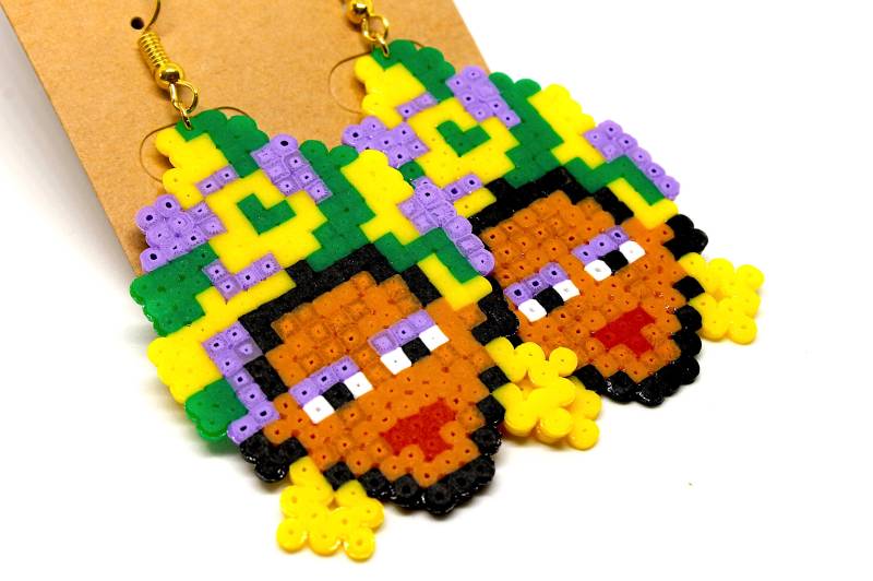 Schleifen in Perlen - Pixel Kunst Hama Mini Geek Ohrringe Lust Vogel "Exotic" Schleifen in Perlen - Pixel Kunst Hama Mini Geek Ohrringe Lust Vogel "Exotic" von MadameMimCreations