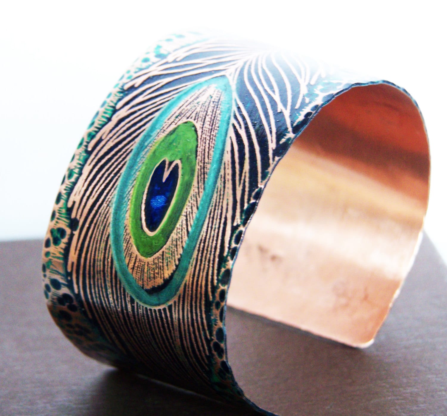 Pfauenfeder - Geätztes Kupfer Art Schmuck Manschette Armband von MadamePoindextra