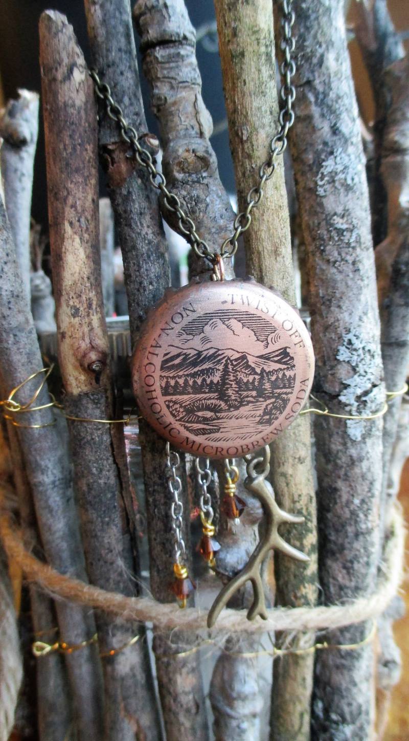 Rocky Mountain Magic Geweih Halskette Rocky Mountain Magic Geweih Halskette von MadcapAccessories