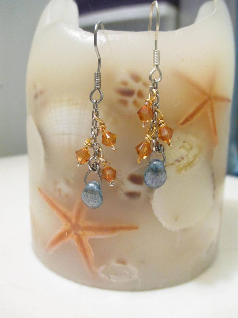 Sonnenbeschienenen Sand Tropfen Im Ozean Ohrringe Sonnenbeschienenen Sand Tropfen Im Ozean Ohrringe von MadcapAccessories