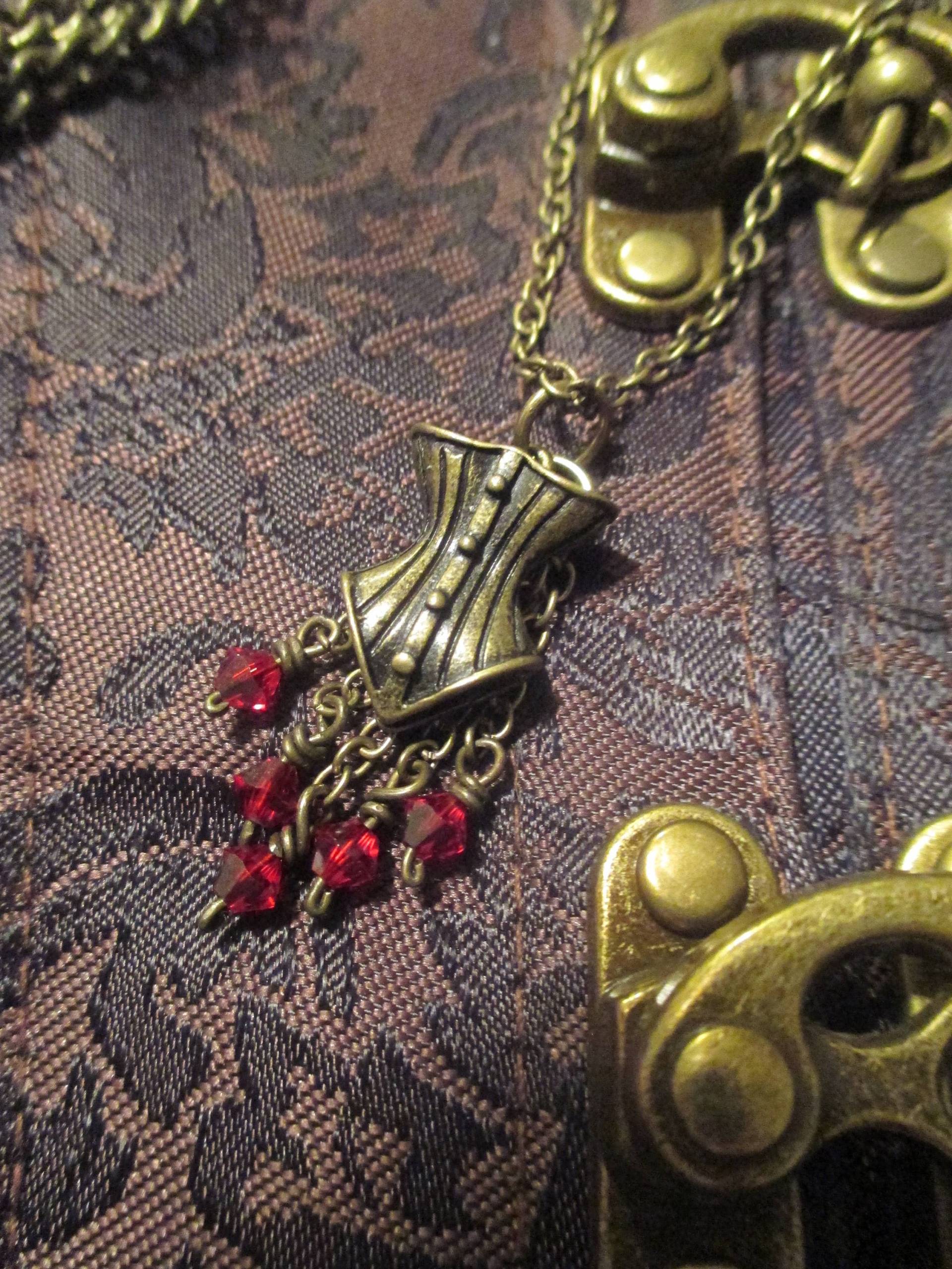 steampunk Bustle Halskette steampunk Bustle Halskette von MadcapAccessories