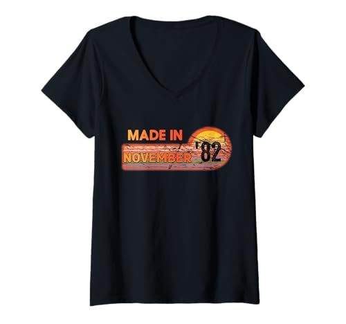 Damen Hergestellt im November 1982 Awesome Since 1982 Geburtstag Vintage T-Shirt mit V-Ausschnitt Damen Hergestellt im November 1982 Awesome Since 1982 Geburtstag Vintage T-Shirt mit V-Ausschnitt von Made In November 1982 Awesome since 1982 birthday