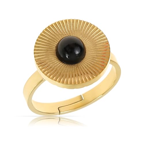 Made by Nami Goldener Ring Damen mit Cleopatra Verzierung mit Sonnen Symbol und Schwarzem Stein Ägyptischer Schmuck Wasserfest Größenverstellbar (Sonne Schwarz) von Made by Nami