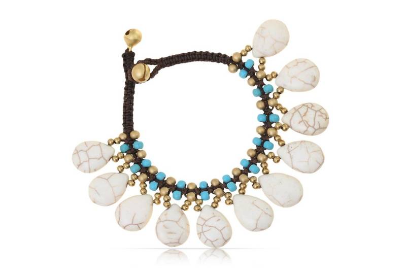 Made by Nami Perlenarmband Boho Damen mit Türkisen Perlen und weißen Steinen Hippie Accessoires, Geschenke für Frauen 16 + 4 cm Länge von Made by Nami