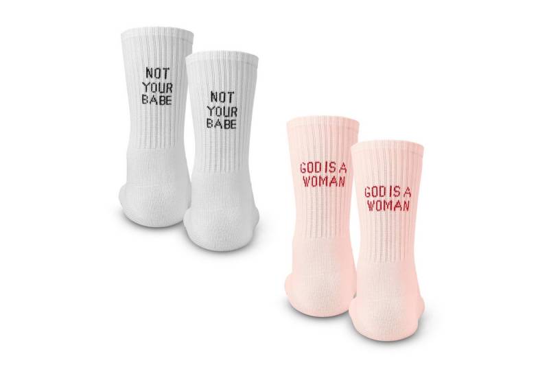 Made by Nami Socken Crew Socks 2-er Set aus Baumwolle, Herren & Damen (Set, 2 Paar) Weiße Retro Tennis Socken mit Sprüchen, Atmungsaktiv, "God is a Woman" von Made by Nami