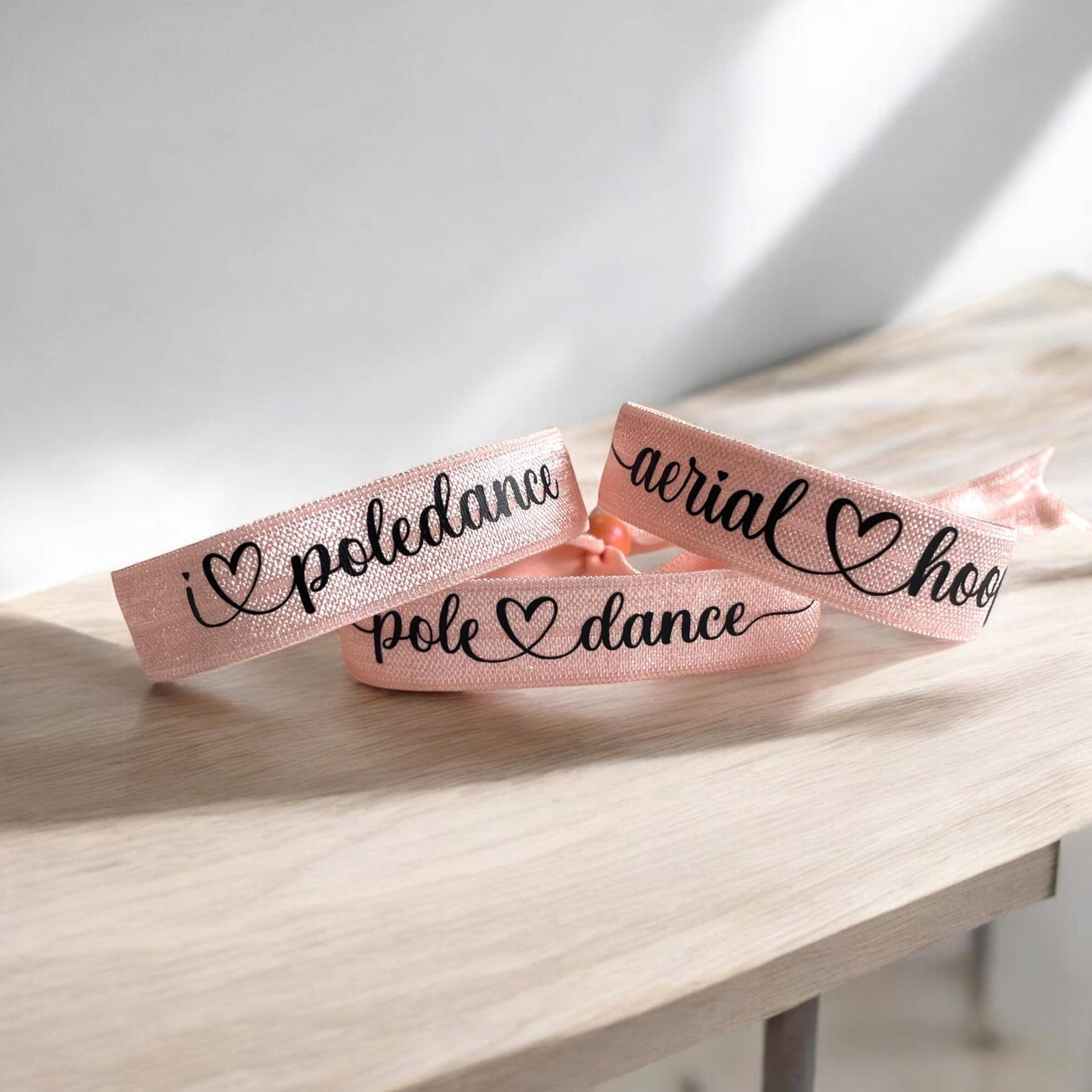 Armband Dehnbar Personalisiert Poledance, Pole Dance, Dancing Armschmuck Personalisierbar, Gummi Beschriftet, Geschenk von MadeByAnnK