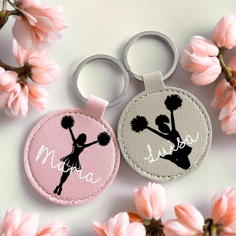 Personalisierter Cheerleading Schlüsselanhänger Mit Name & Silhouette - Geschenk Cheerleader Mädchen, Trainerin, Team, Sportfan Personalisierter Cheerleading Schlüsselanhänger Mit Name & Silhouette - Geschenk Cheerleader Mädchen, Trainerin, Team, Sportfan von MadeByAnnK