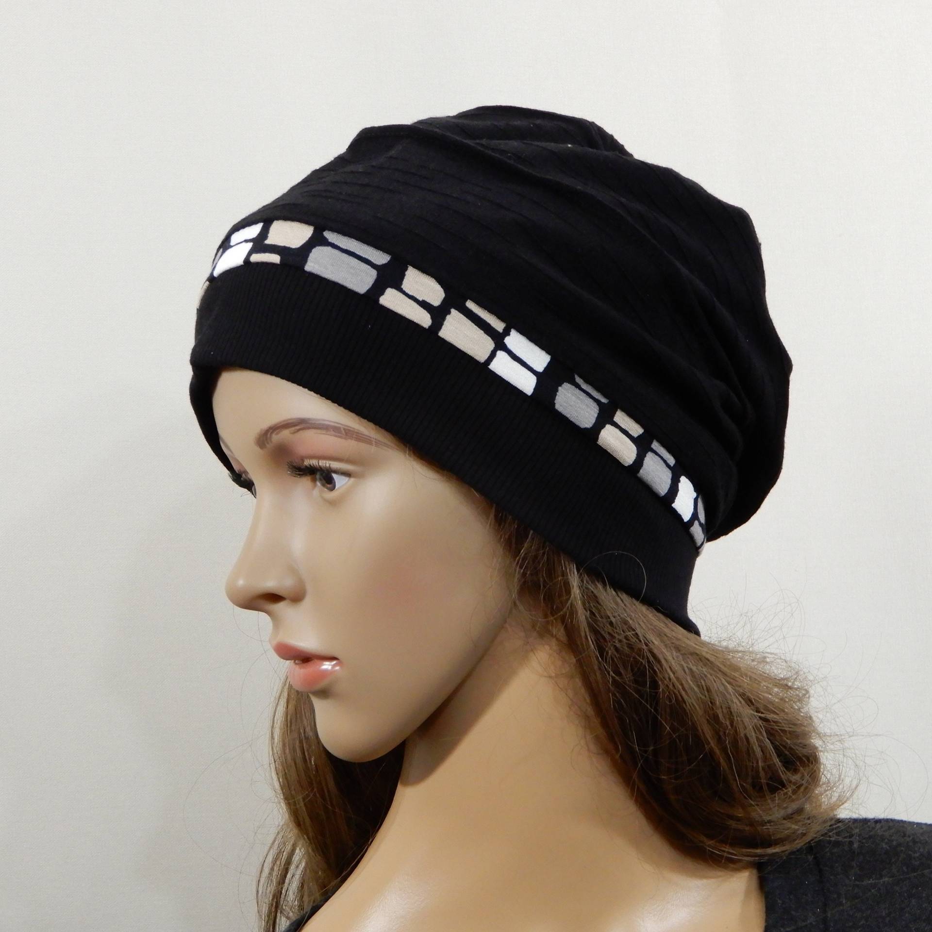 Schwarz Beanie Mütze Damen Kopfbedeckung Frühling Sommer von MadeByAntra