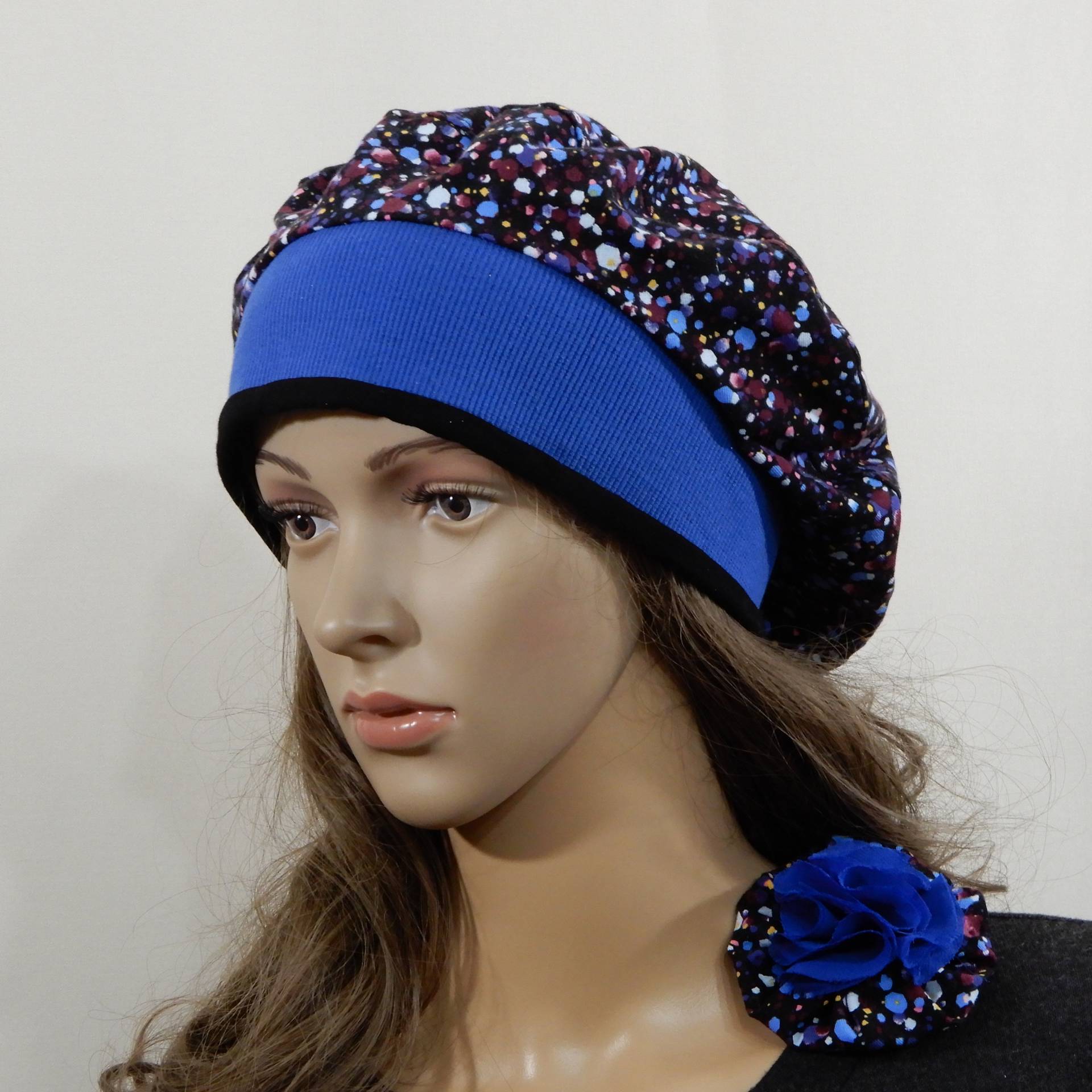 Sommer Baskenmütze Damen Baumwoll Jersey Beanie Mit Blumen Anstecknadel Ungefüttert von MadeByAntra