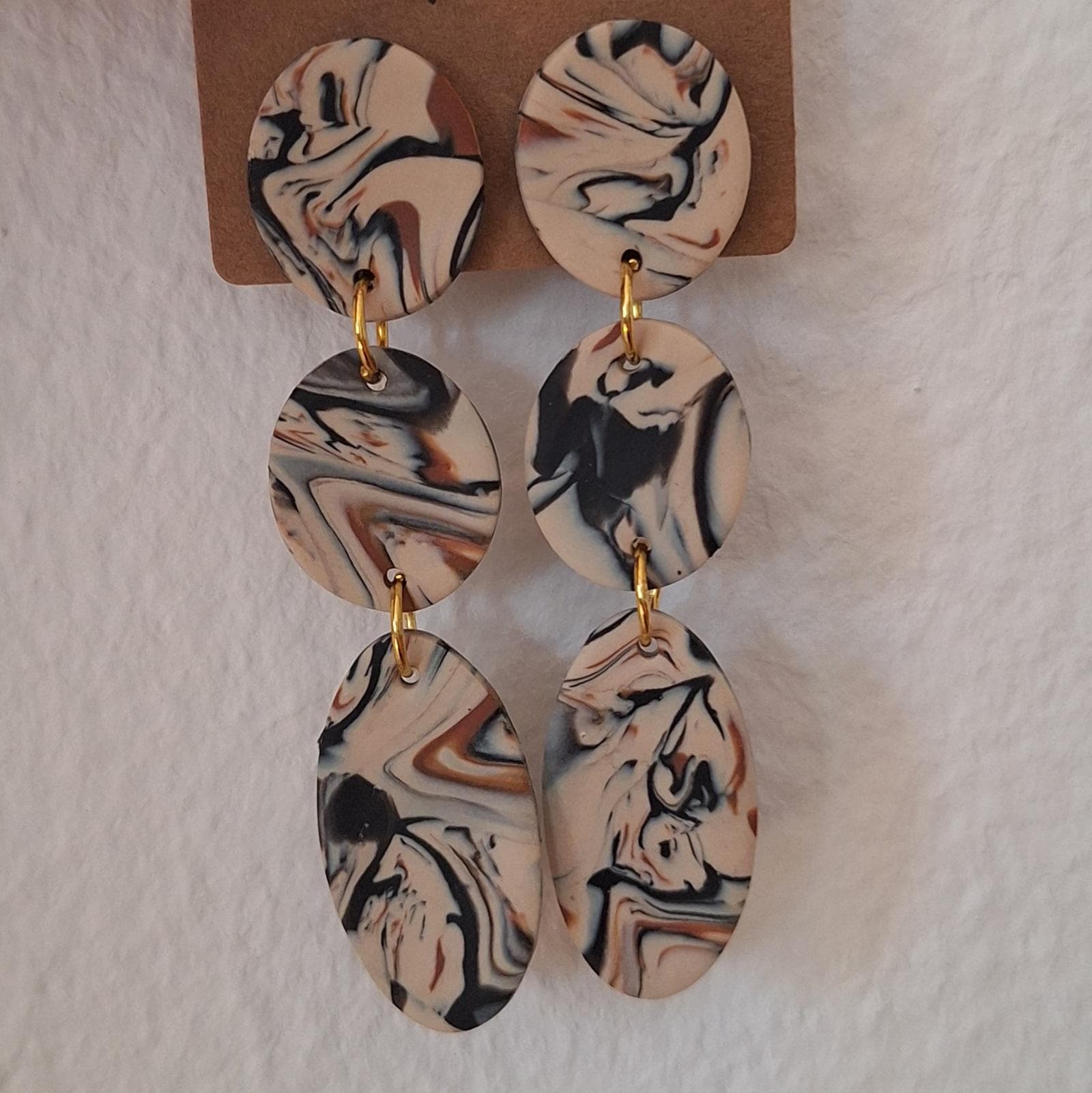 Handgemachte Statement-Ohrringe Aus Polymer Clay - Marmoroptik in Beige, Schwarz & Rostbraun von MadeByBrandysBlondie