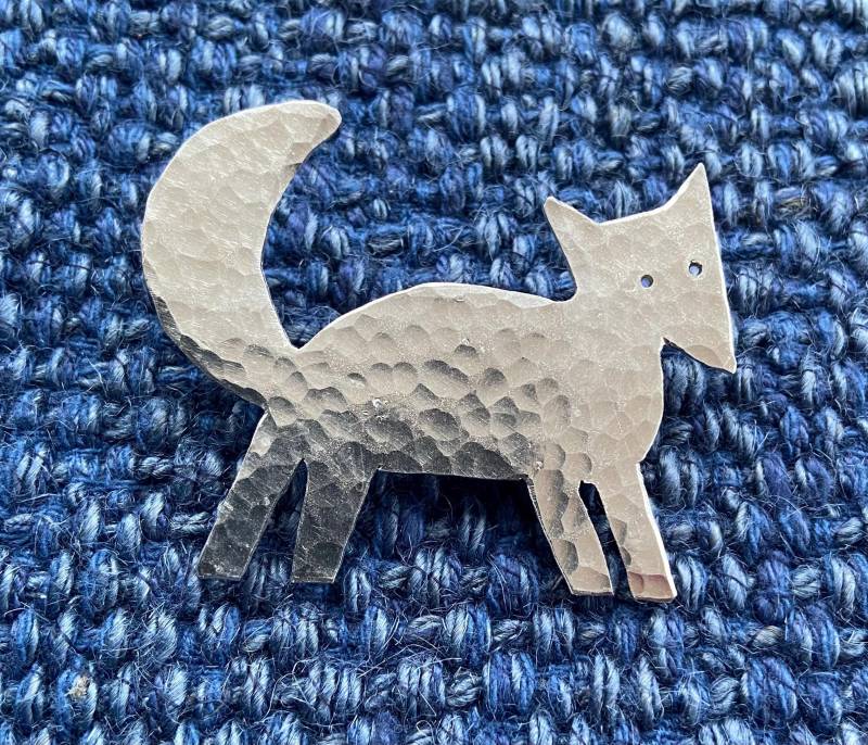 Fuchs-Anhänger Und Brosche Aus Recyceltem Silberfarbigen Aluminium. Leicht Nicht Trüb Fuchs-Anhänger Und Brosche Aus Recyceltem Silberfarbigen Aluminium. Leicht Nicht Trüb von MadeByCarolineShop