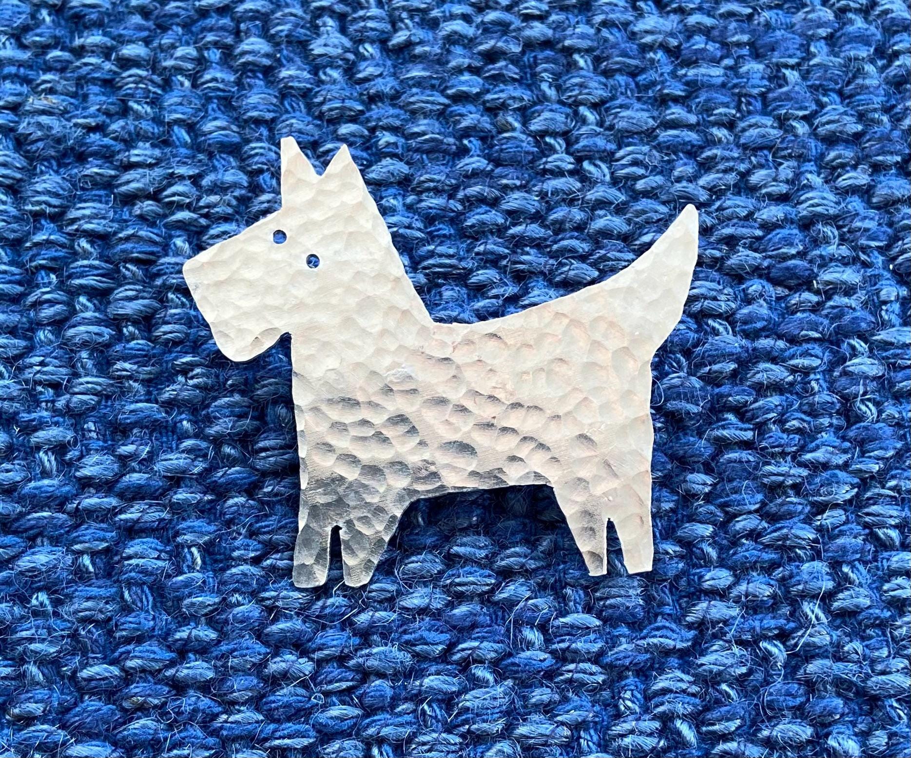 Recyceltes Aluminium Terrier Brosche, Halskette Oder Schlüsselanhänger Recyceltes Aluminium Terrier Brosche, Halskette Oder Schlüsselanhänger von MadeByCarolineShop