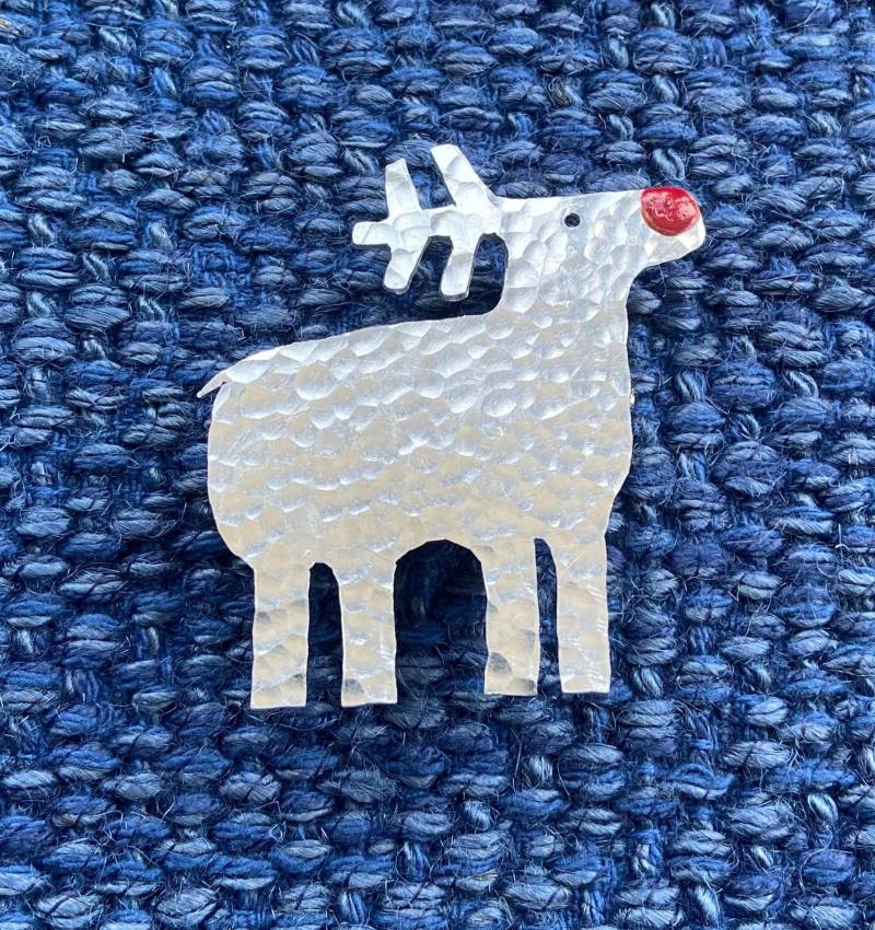 Rudolf Reindeer Brosche Aus Recyceltem Silber Aluminium. Nicht Trüb Und Leicht Rudolf Reindeer Brosche Aus Recyceltem Silber Aluminium. Nicht Trüb Und Leicht von MadeByCarolineShop