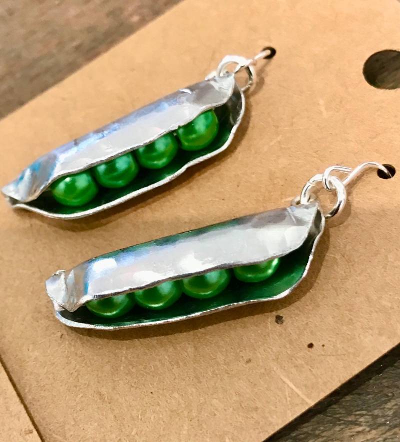 Silber Recycled Aluminium Pea Pod Ohrringe. Silberne Haken, Nicht Trüb Silber Recycled Aluminium Pea Pod Ohrringe. Silberne Haken, Nicht Trüb von MadeByCarolineShop