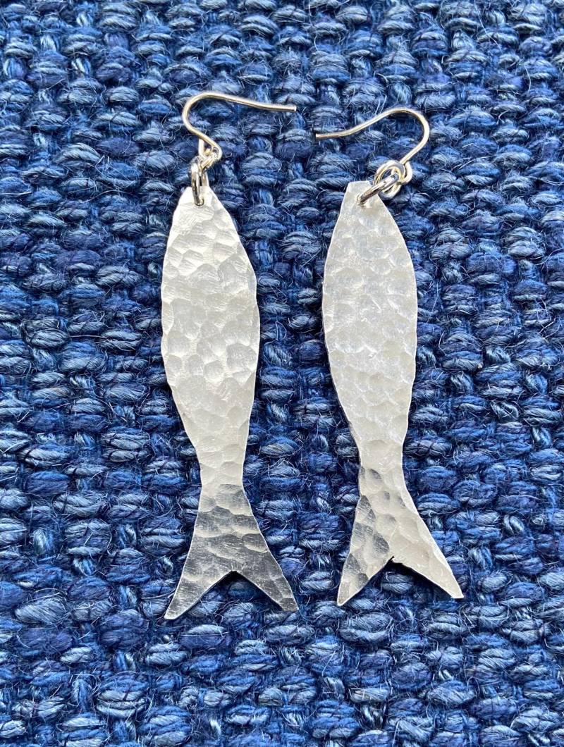 Lange Fisch-Ohrringe Aus Recyceltem Silber Leicht Und Nicht Trüb von MadeByCarolineShop