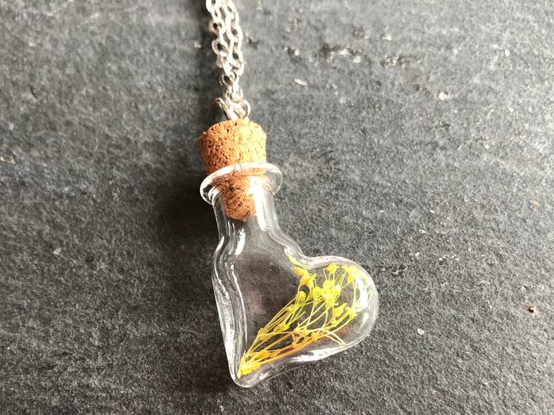 Kette Mit Echten Blüten Kette Mit Echten Blüten von MadeByChristineNL